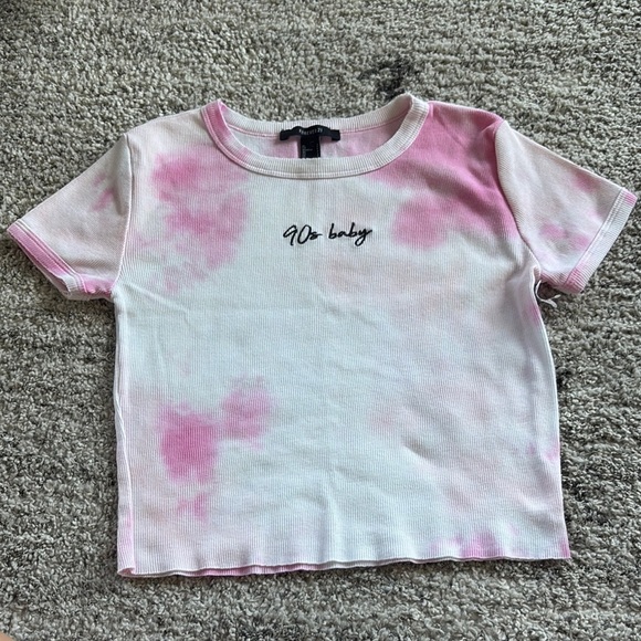 Pink White Tie-Dye short sleeve crop top "90s baby" Embroidered on front - Picture 1 of 9